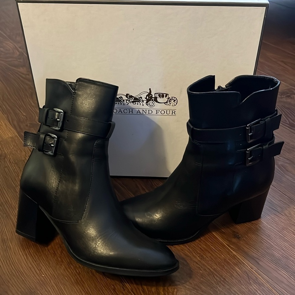 Coach And Four Ermina Bootie Ladies 8.5